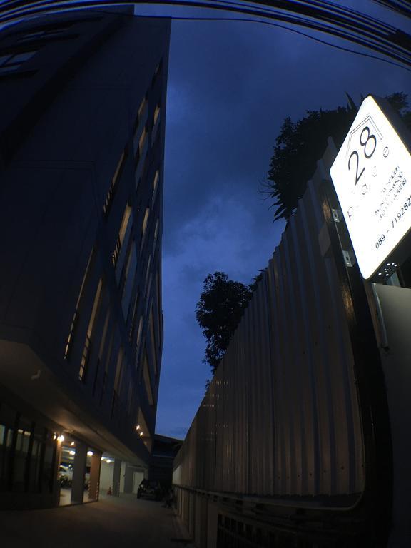 28 Place Bangkok Exterior foto